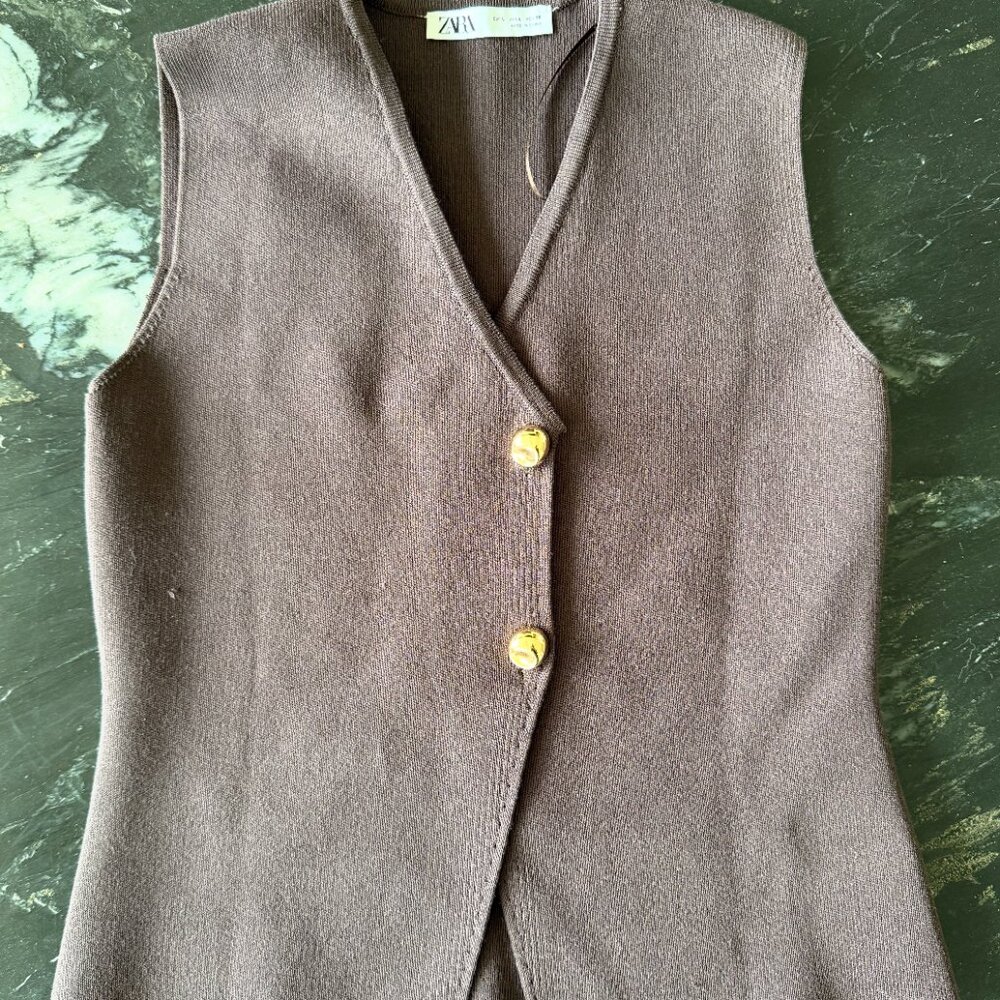 Sleeveless V-Neck Structured Top in Dark Brown - Elegant Women's Top - Picture 3 of 3